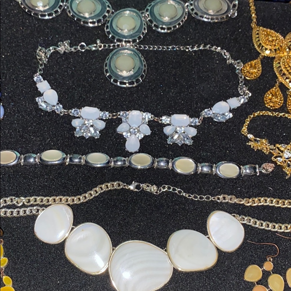 Group lot of fashion jewelry